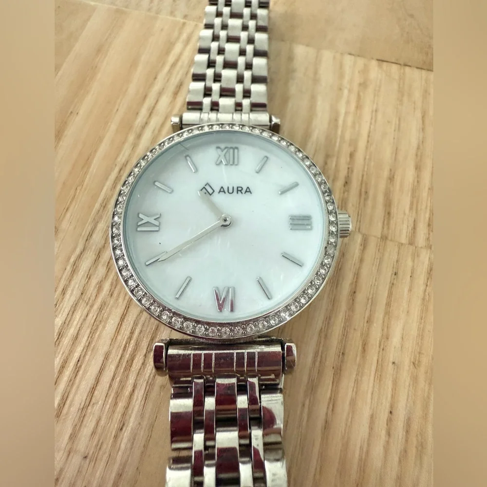 Aura ladies silver tone mother of pearl watch NEW BATTERY
